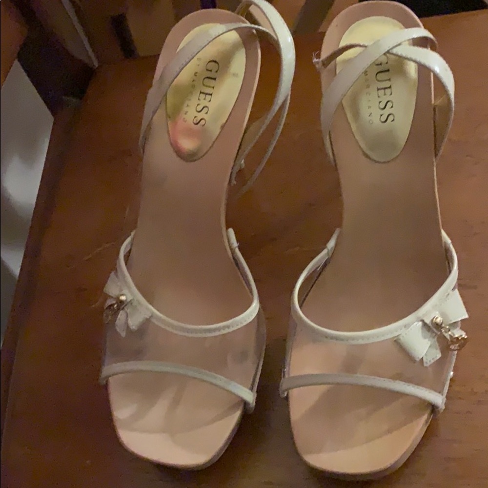 Women’s size 8 Guess shoes